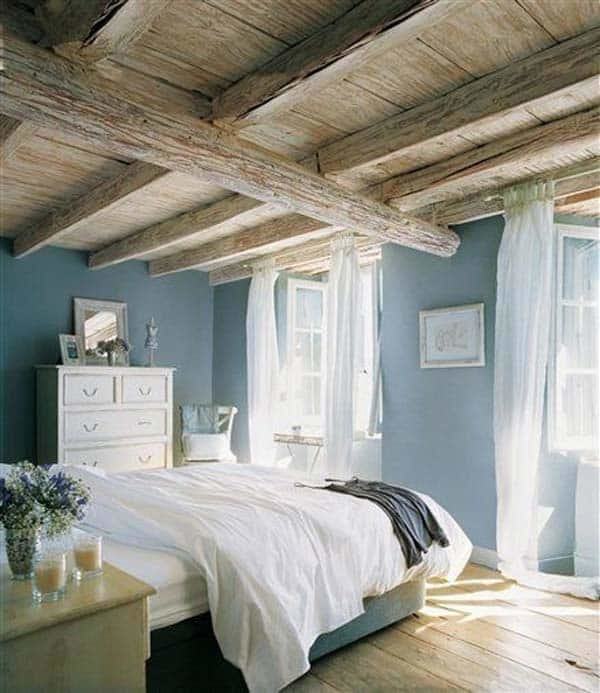 I absolutely love the contrast (I've got a theme going, don't I?) of the  rustic wood with the elegant crystal chandelier