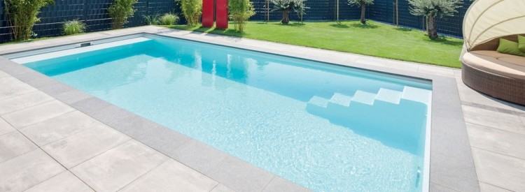 A mosaic tile design is a traditional way to decorate the swimming pool