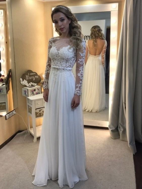 I just got married in August and I know all too well the struggle of trying  to find a beautiful wedding dress that won't make you cry when you look at  the