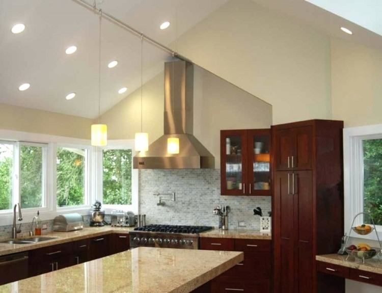 vaulted ceiling  kitchen