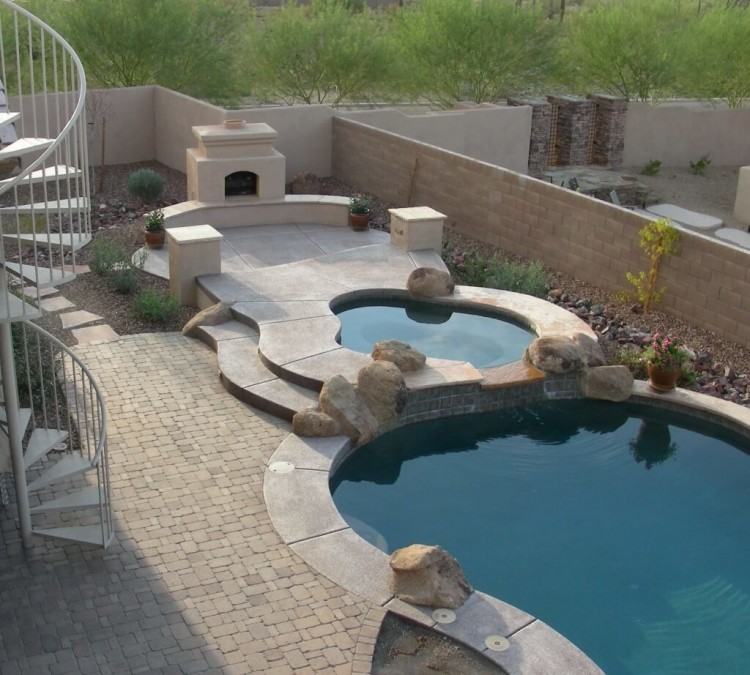 Specializing in Custom Swimming Pool Design and Construction