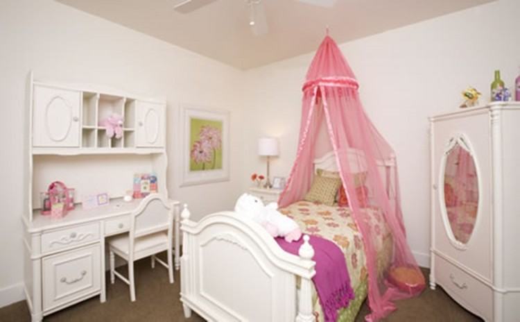 disney  princess bedroom