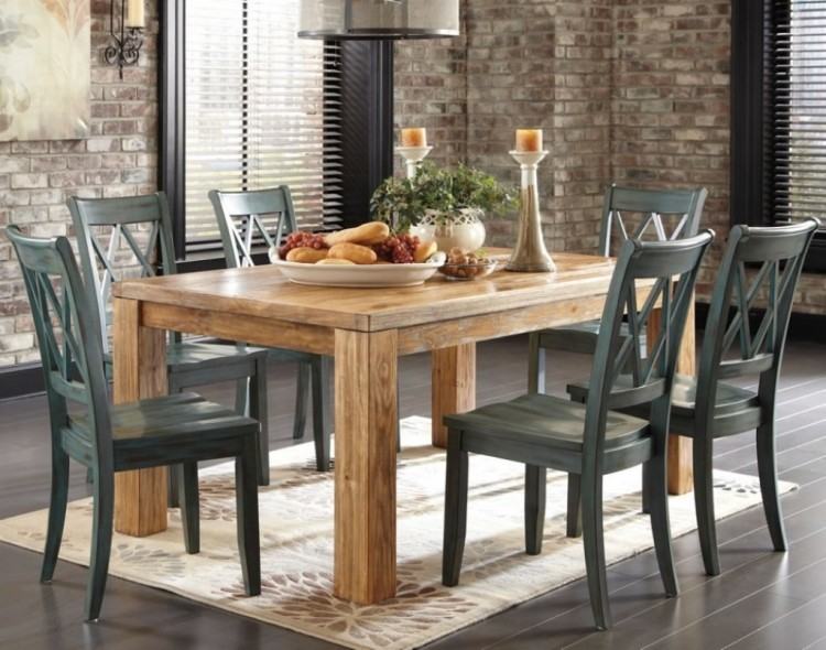 Round dining tables are a perfect fit for small dining rooms